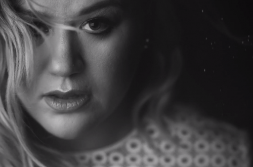 Kelly Clarkson Move You